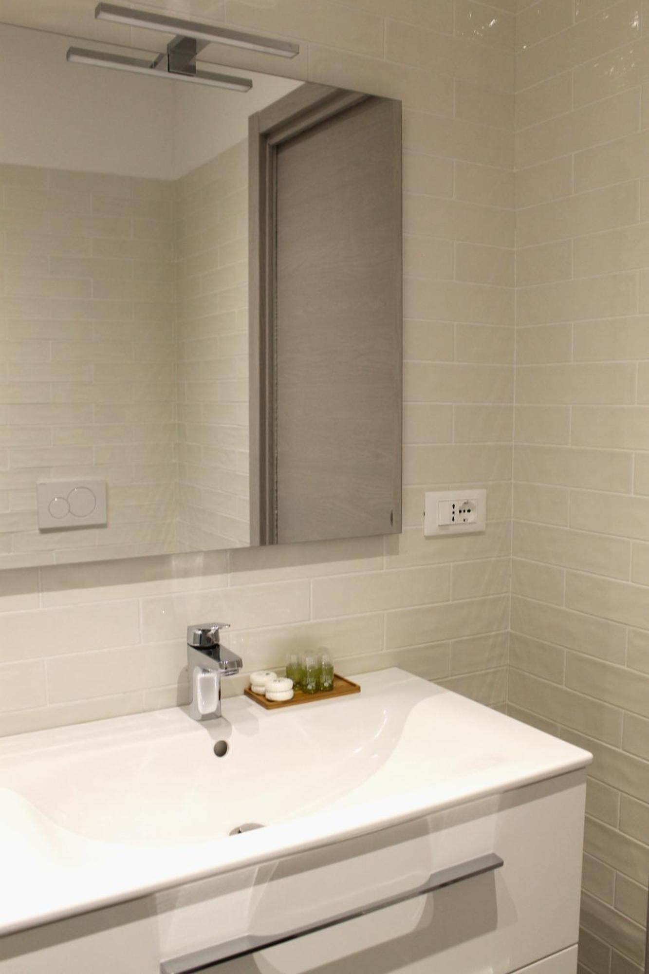 Apartment Miki - Mauro Macchi 91 Milan